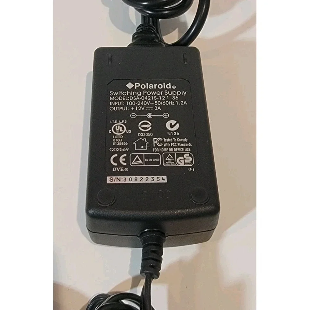 Power Supply Adapter Polaroid DVE DSA-0421S-12 2 36 AC‎  12V 3A Switching